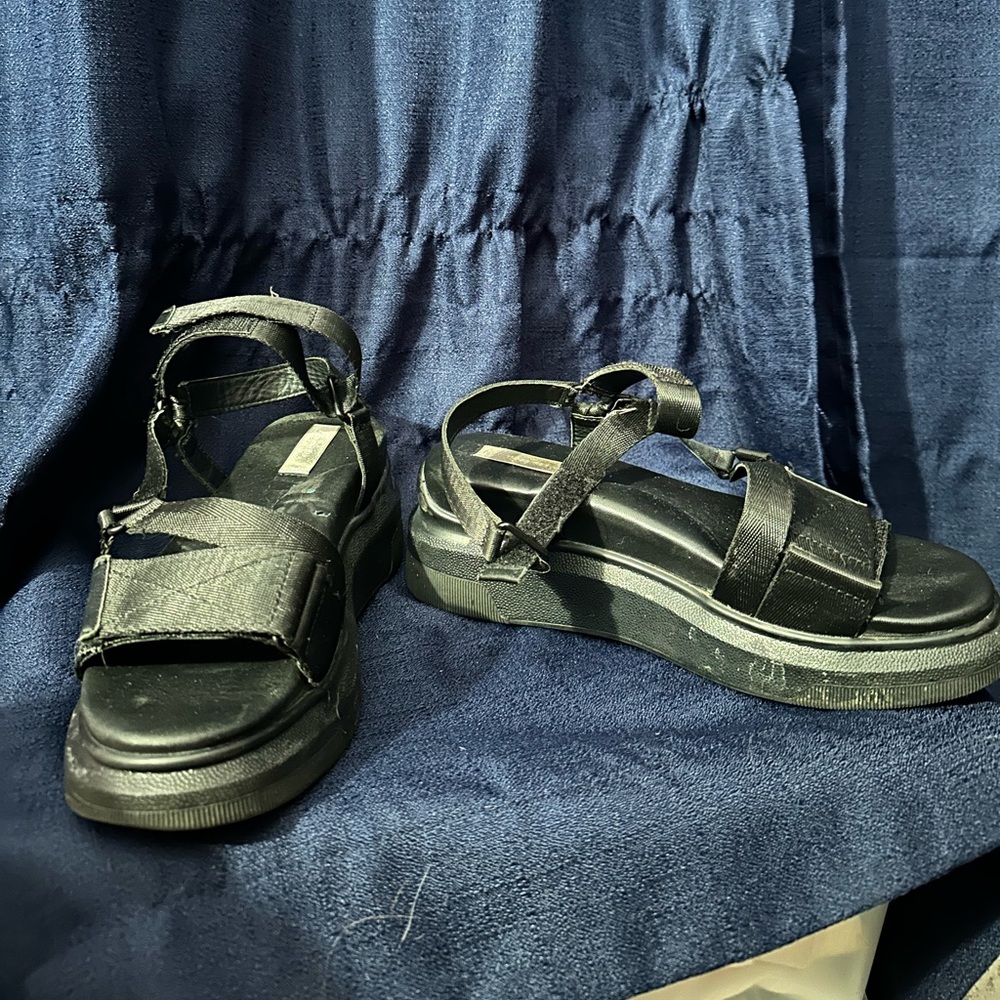 Velcro sandal